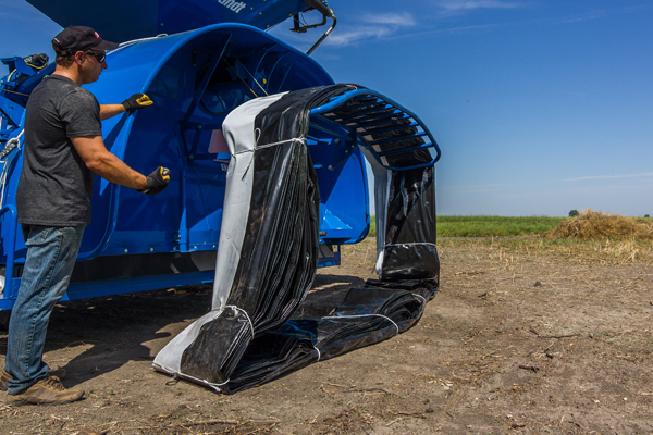 3010-GrainBag-Loader-photo_05