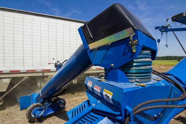 HP-Truck-Unloading-Auger-photo_12